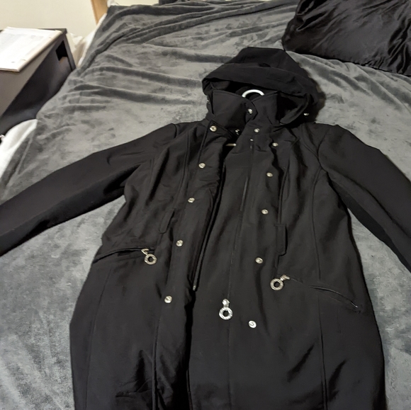 Calvin Klein - Picture 2 of 4